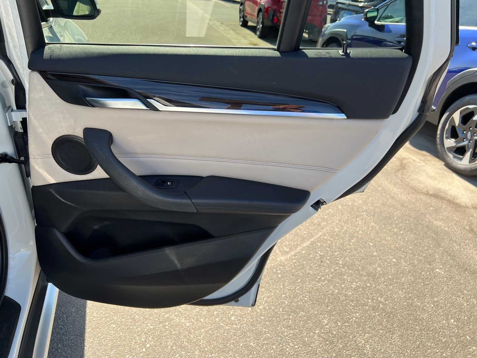 Thumbnail: 2016 BMW X1 - 23