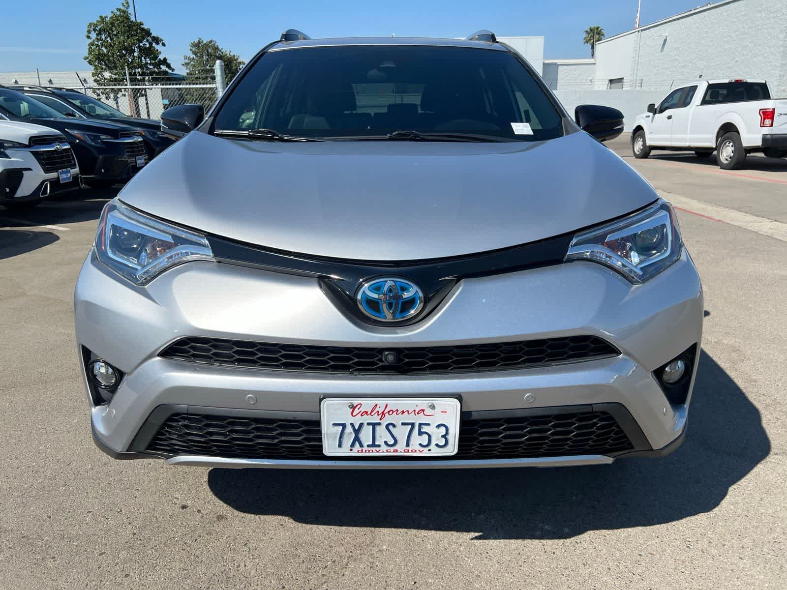 Thumbnail: 2017 Toyota RAV4 - 11