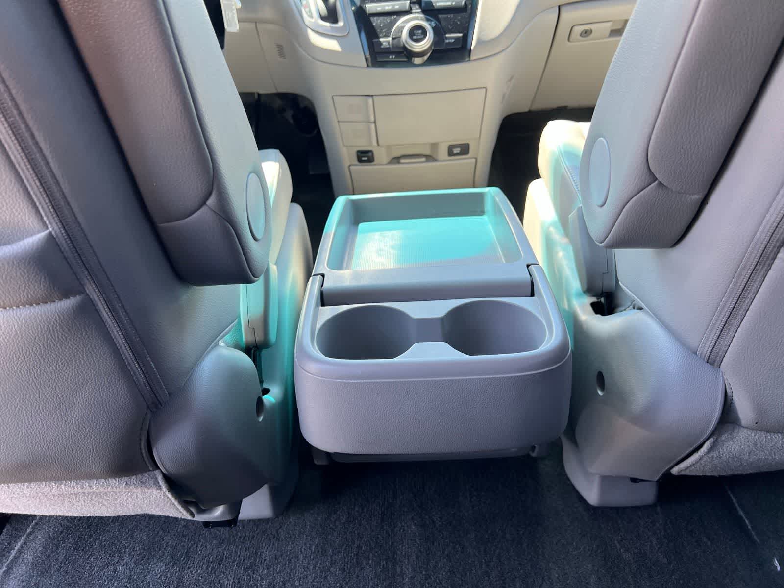 Thumbnail: 2011 Honda Odyssey - 31