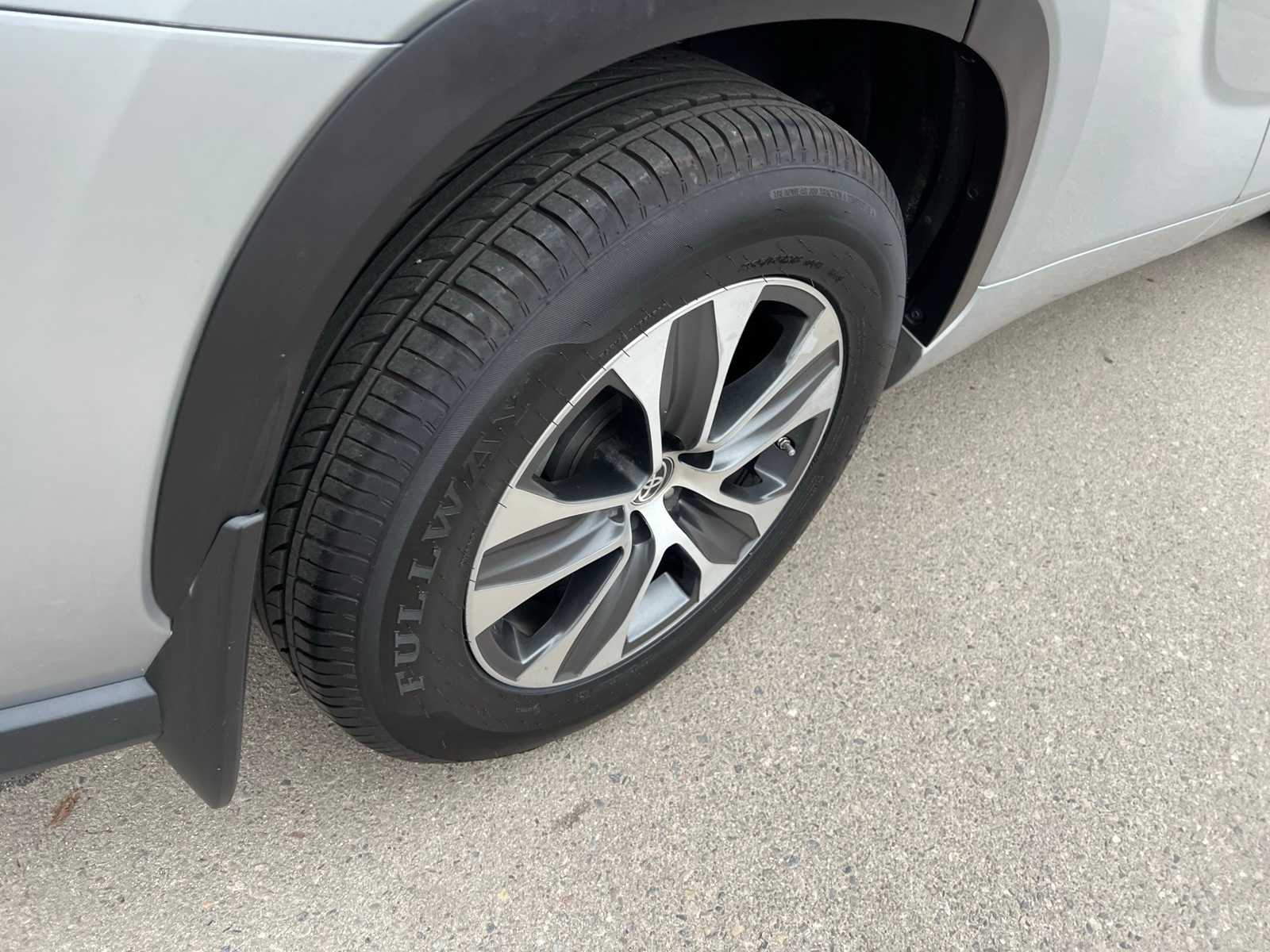 Thumbnail: 2021 Toyota Highlander - 22