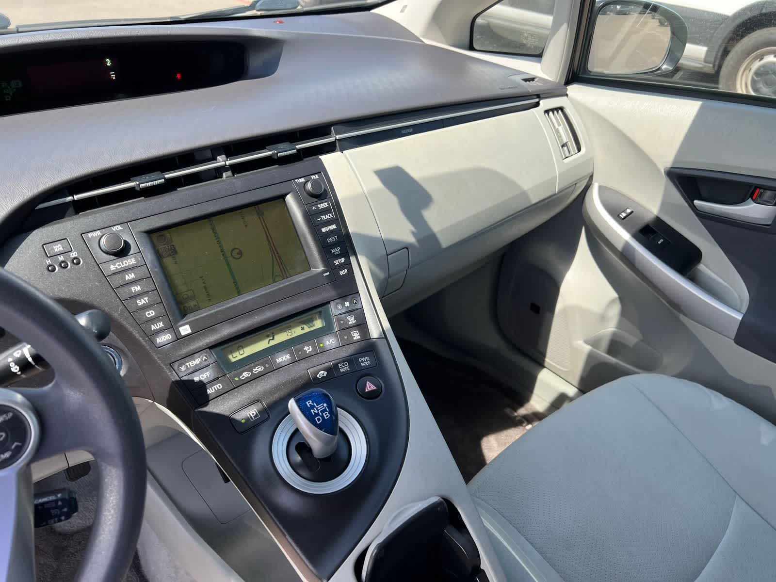 Thumbnail: 2010 Toyota Prius - 32