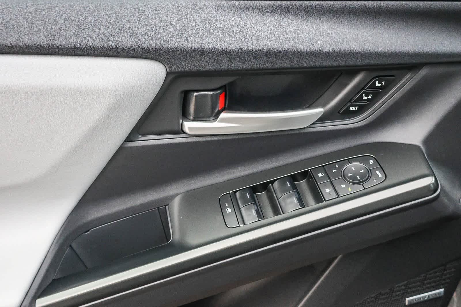 Thumbnail: 2026 Subaru Solterra - 21