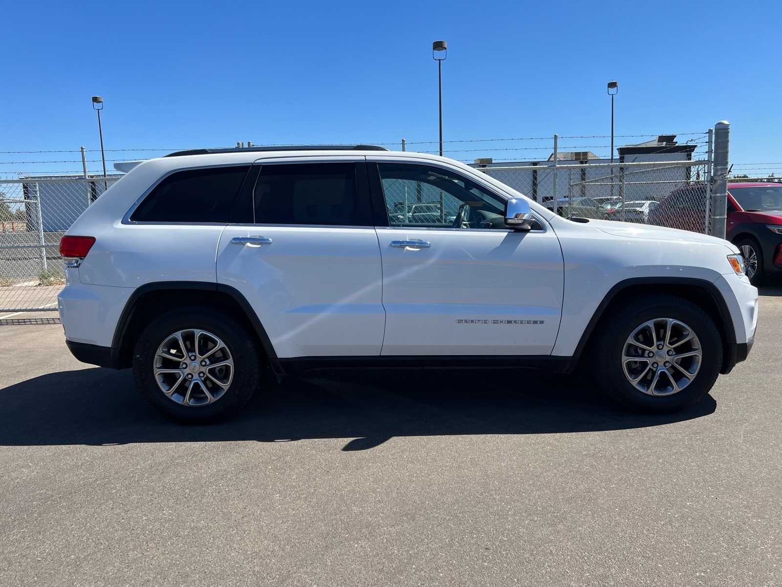Thumbnail: 2015 Jeep Grand Cherokee - 9