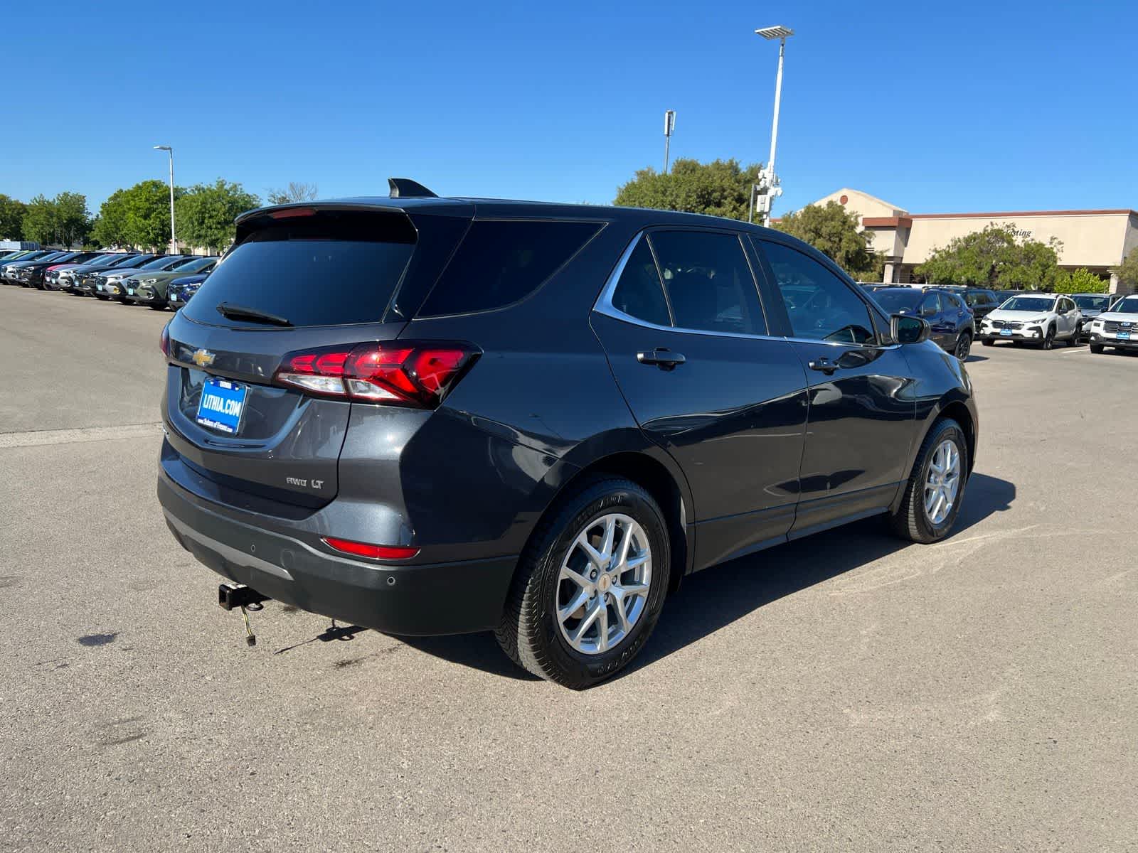 Thumbnail: 2022 Chevrolet Equinox - 9