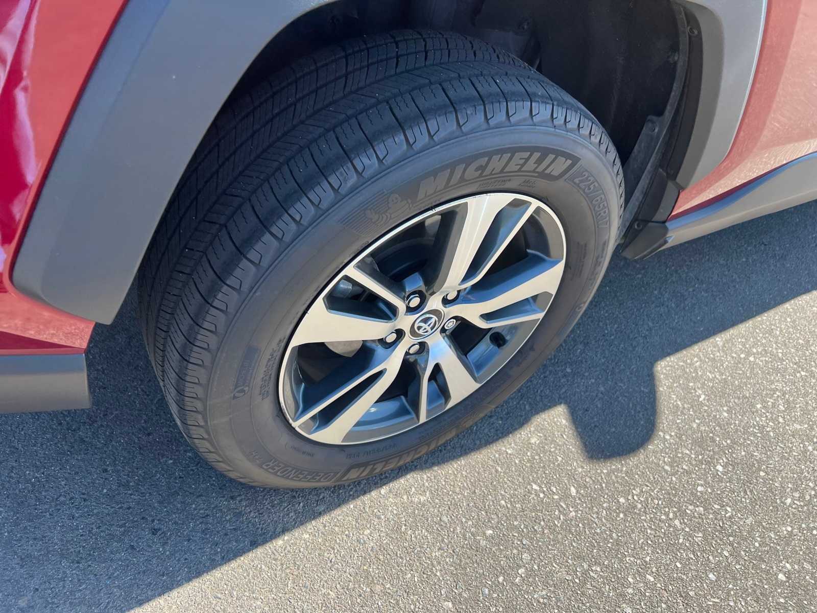 Thumbnail: 2021 Toyota RAV4 - 20
