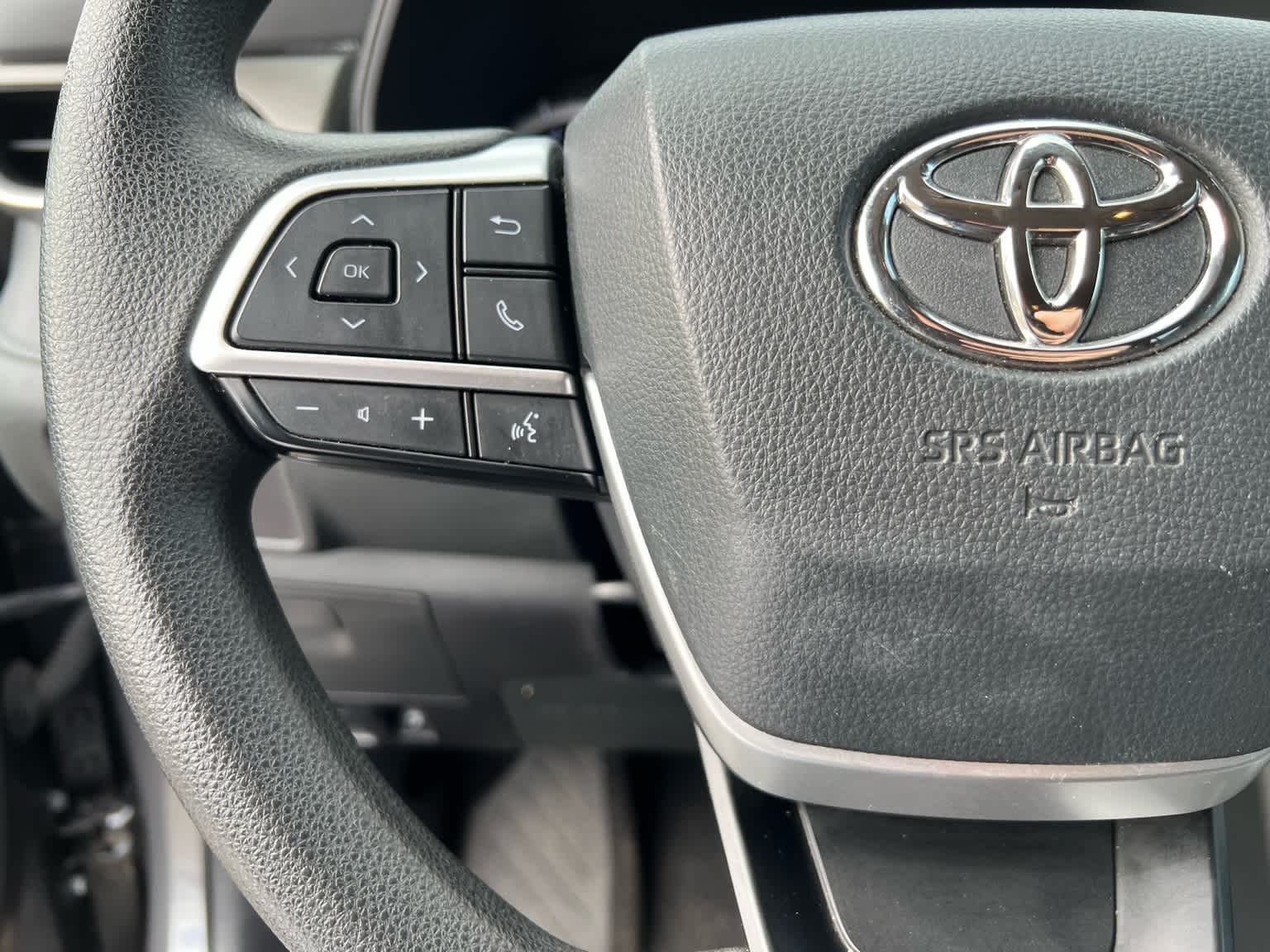 Thumbnail: 2023 Toyota Highlander - 34