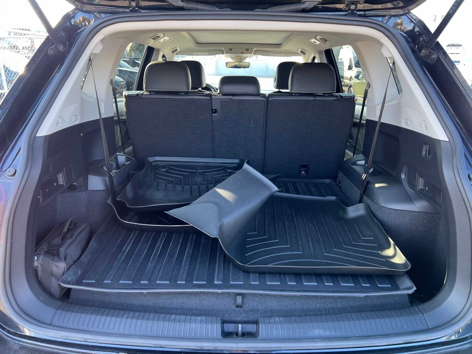 Thumbnail: 2023 Volkswagen Tiguan - 7