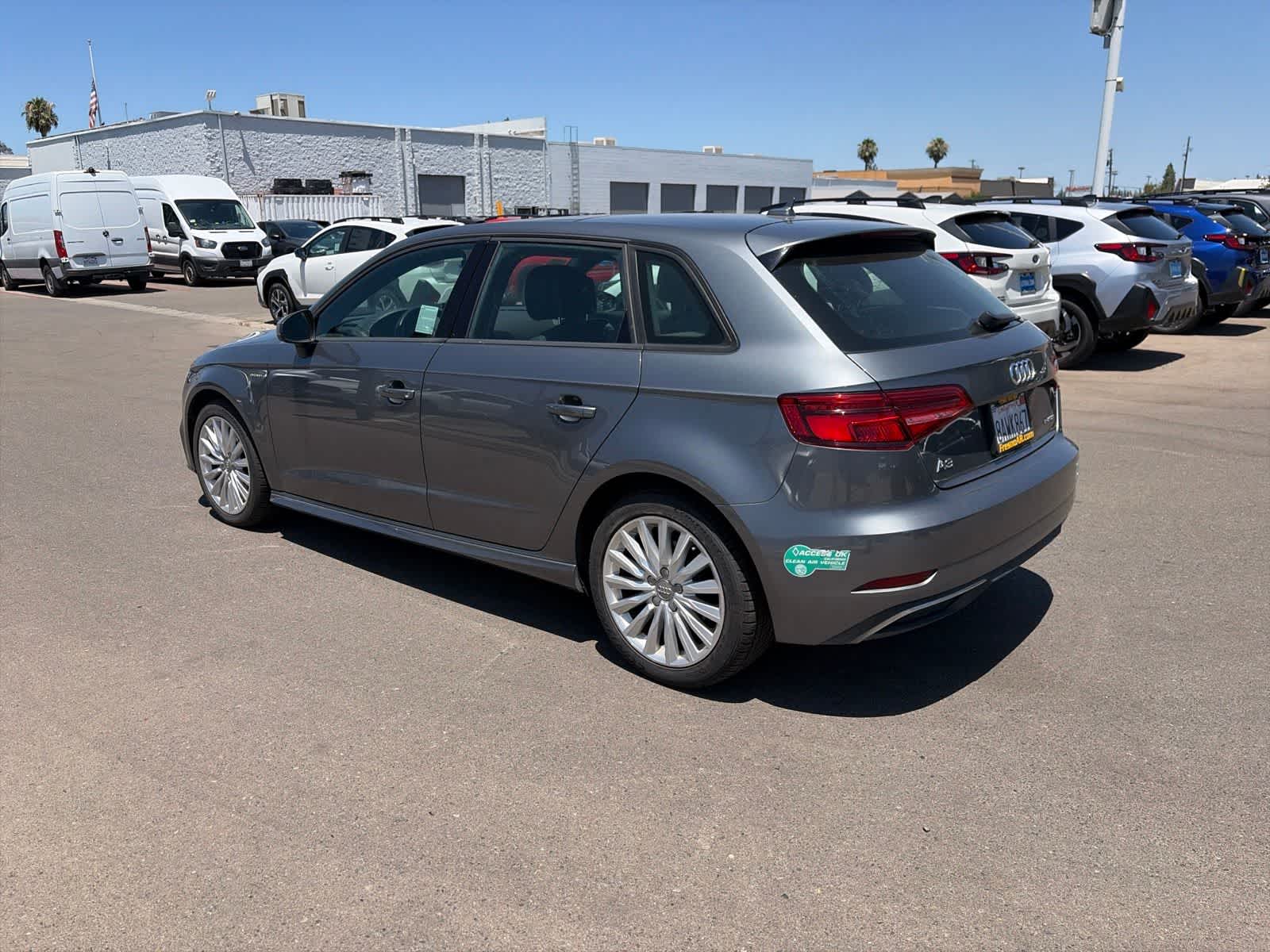 Thumbnail: 2017 Audi A3 e-tron - 15