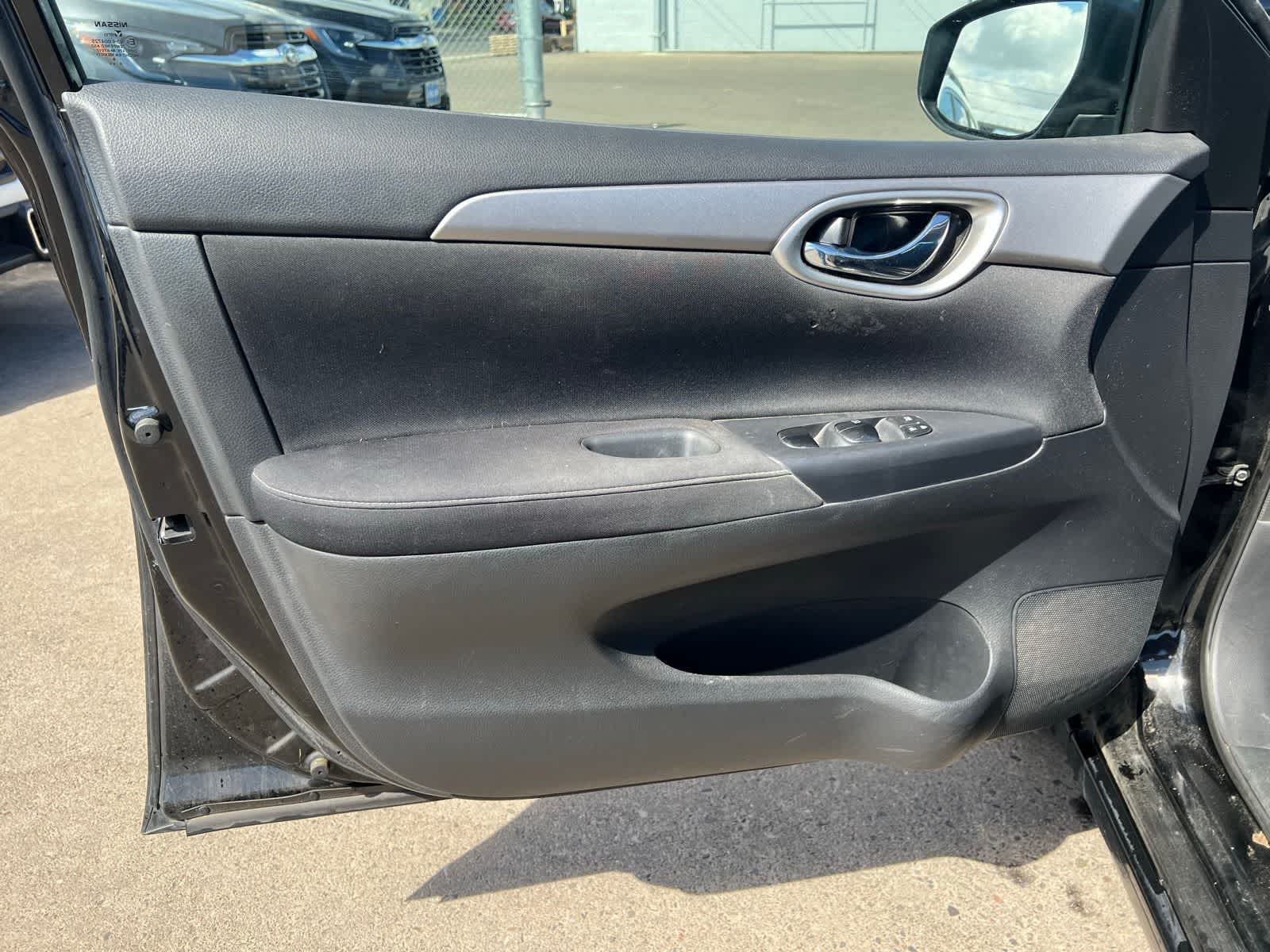 Thumbnail: 2014 Nissan Sentra - 15