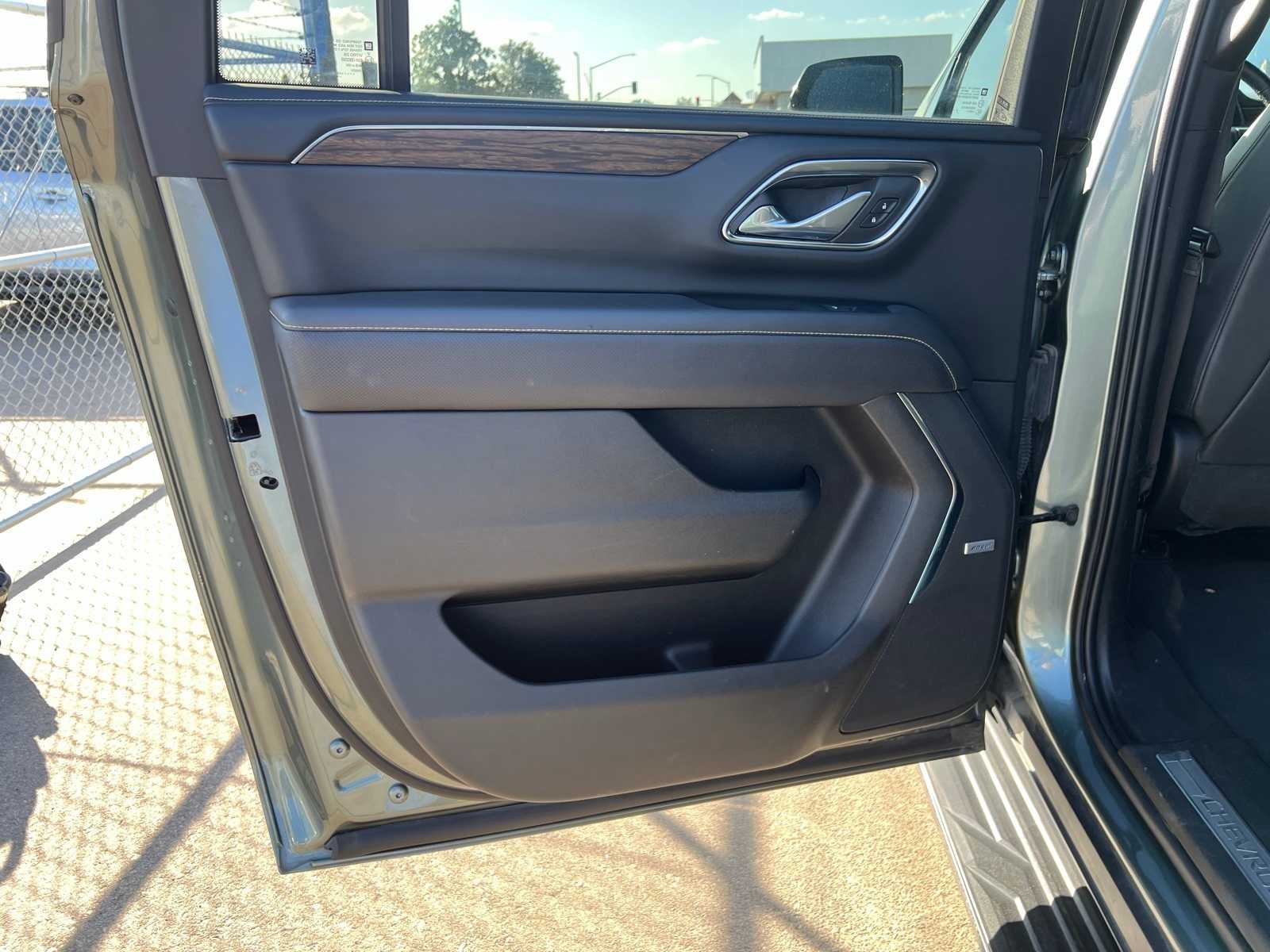 Thumbnail: 2023 Chevrolet Suburban - 19