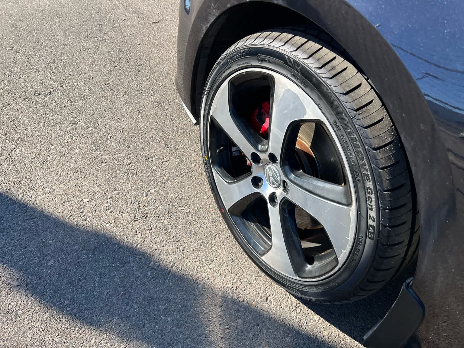 Thumbnail: 2016 Volkswagen Golf - 11