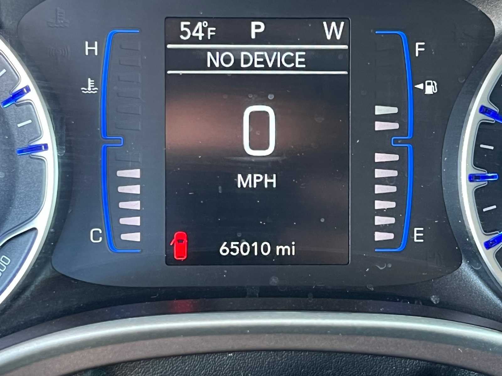 Thumbnail: 2023 Chrysler Voyager - 35