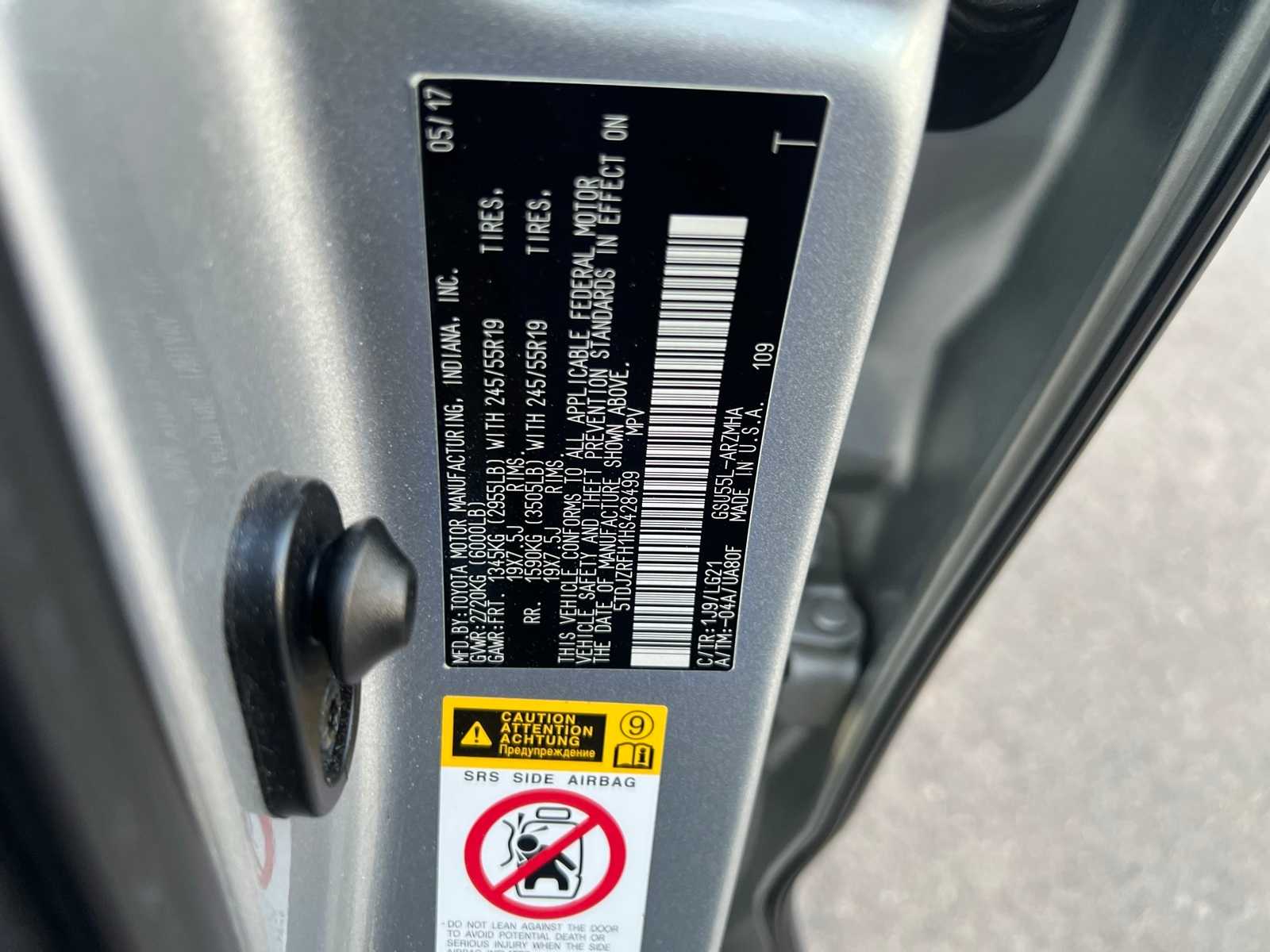 Thumbnail: 2017 Toyota Highlander - 37