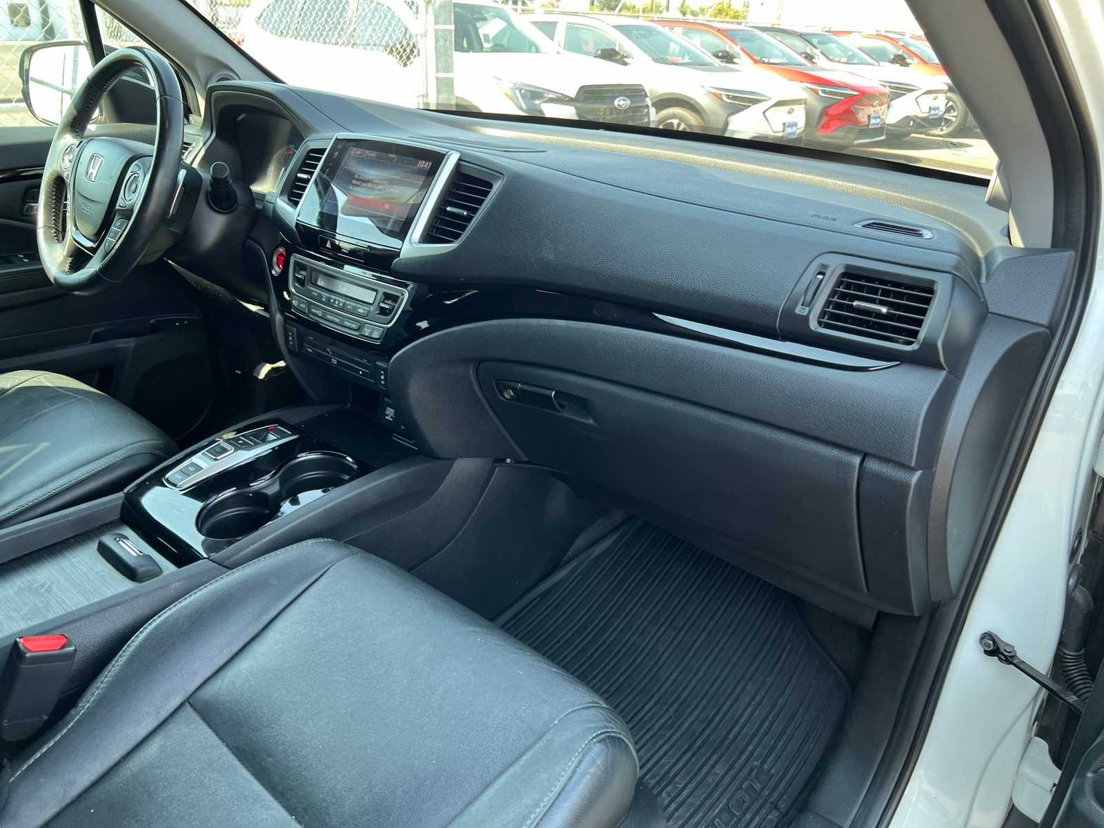 Thumbnail: 2018 Honda Pilot - 26