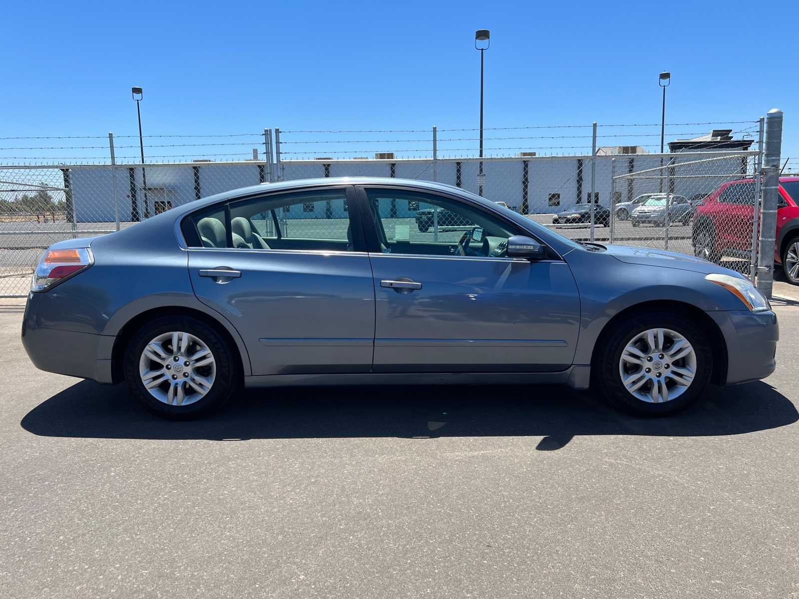 Thumbnail: 2012 Nissan Altima - 10