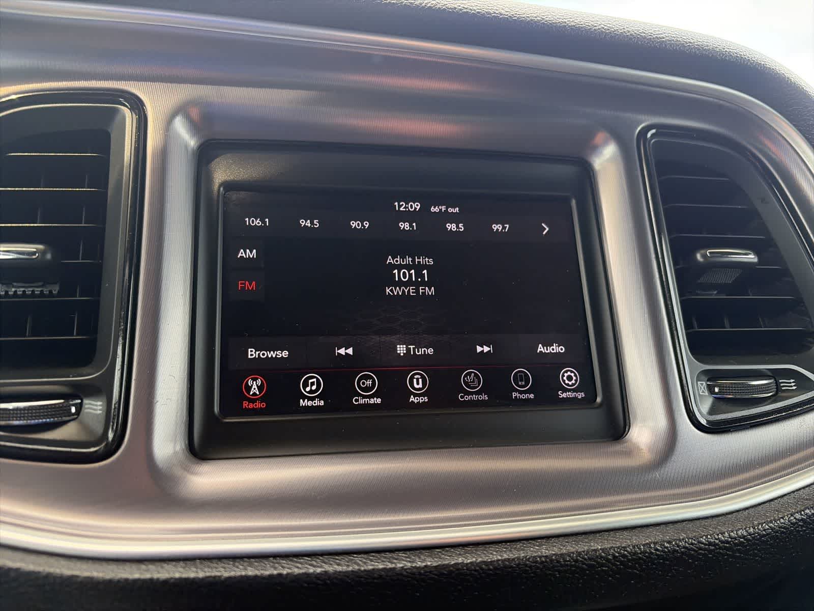 Thumbnail: 2019 Dodge Challenger - 28