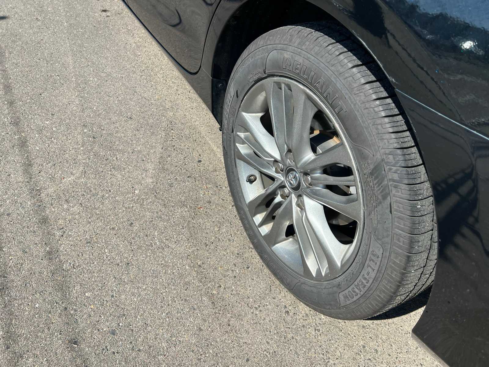 Thumbnail: 2017 Toyota Camry - 18