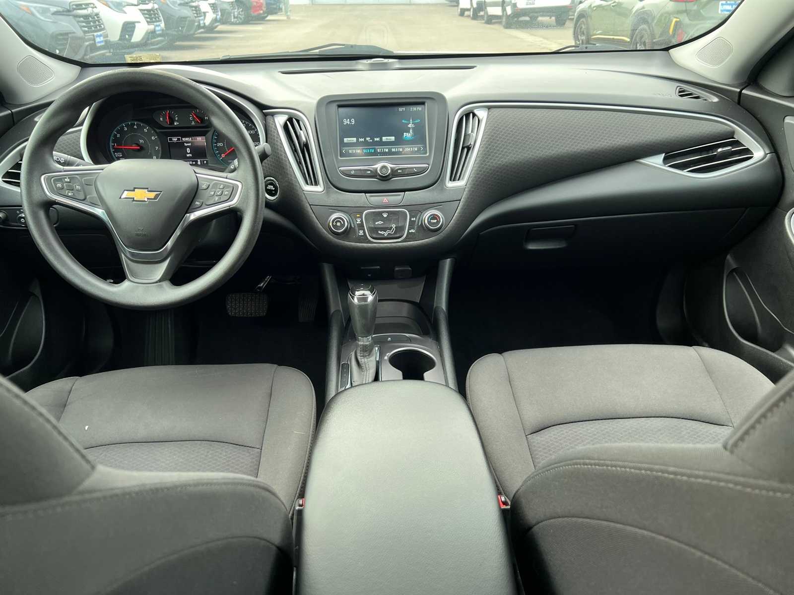 Thumbnail: 2018 Chevrolet Malibu - 28