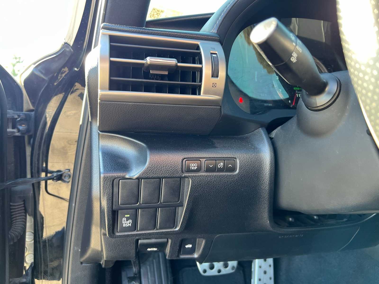 Thumbnail: 2014 Lexus IS - 27