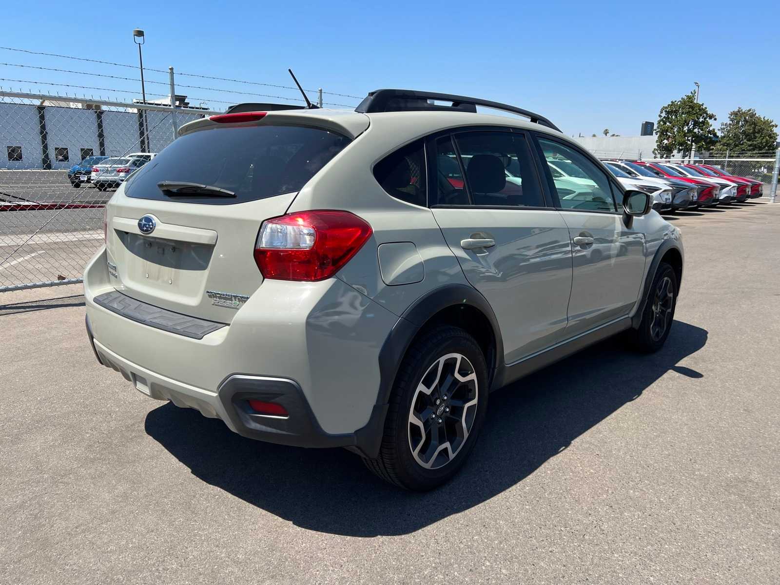Thumbnail: 2017 Subaru Crosstrek - 9