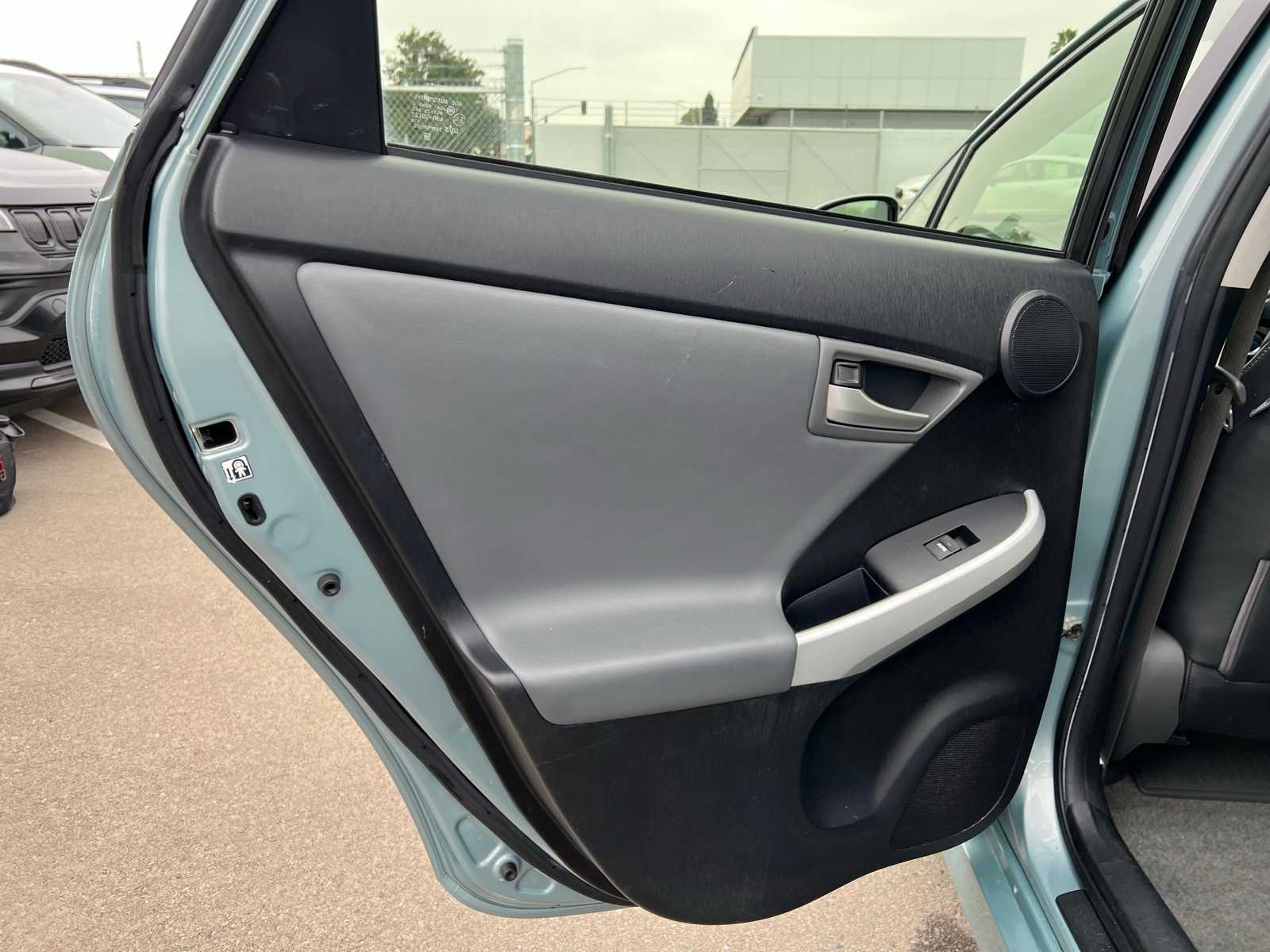 Thumbnail: 2012 Toyota Prius - 20