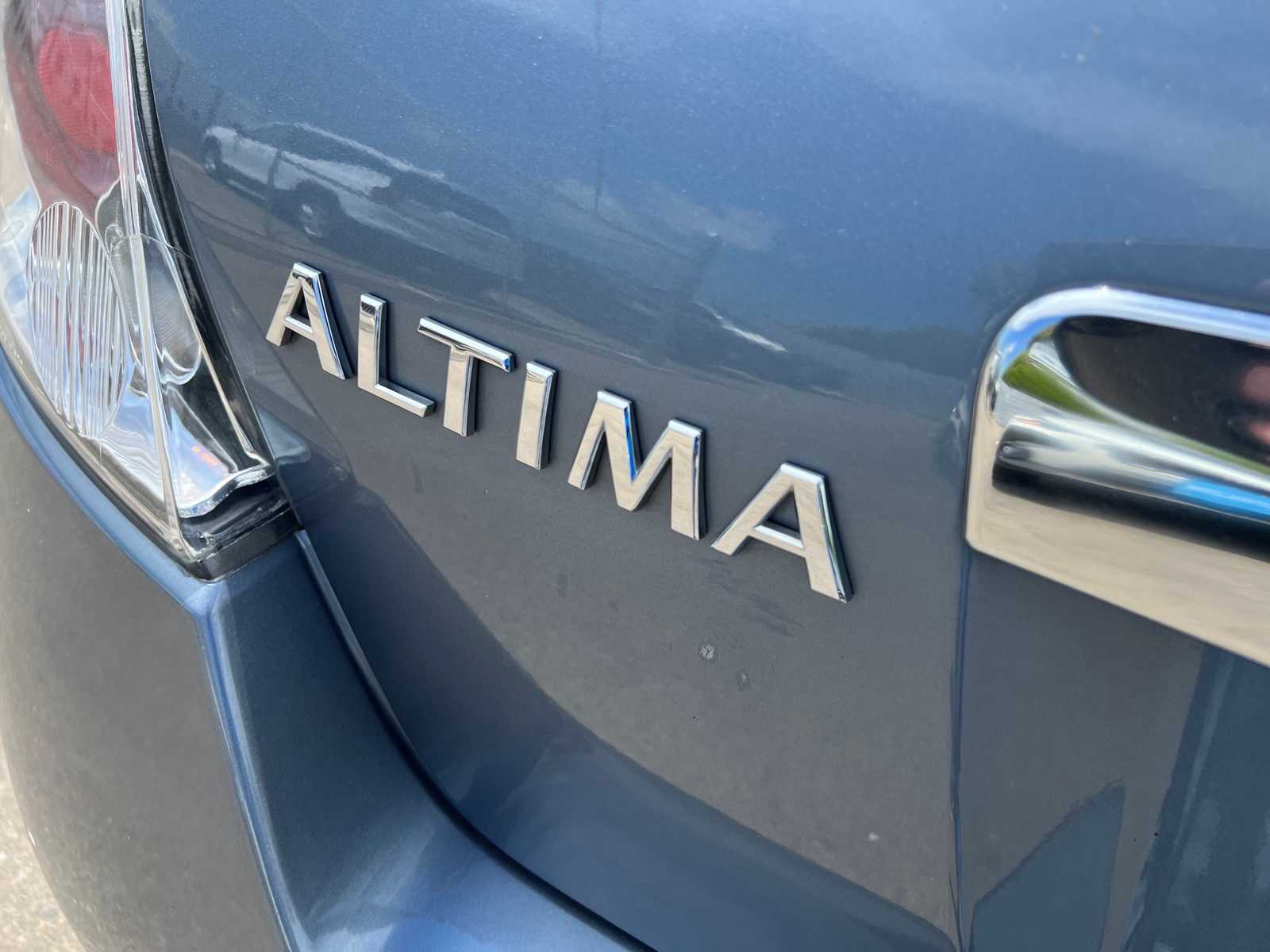 Thumbnail: 2012 Nissan Altima - 5