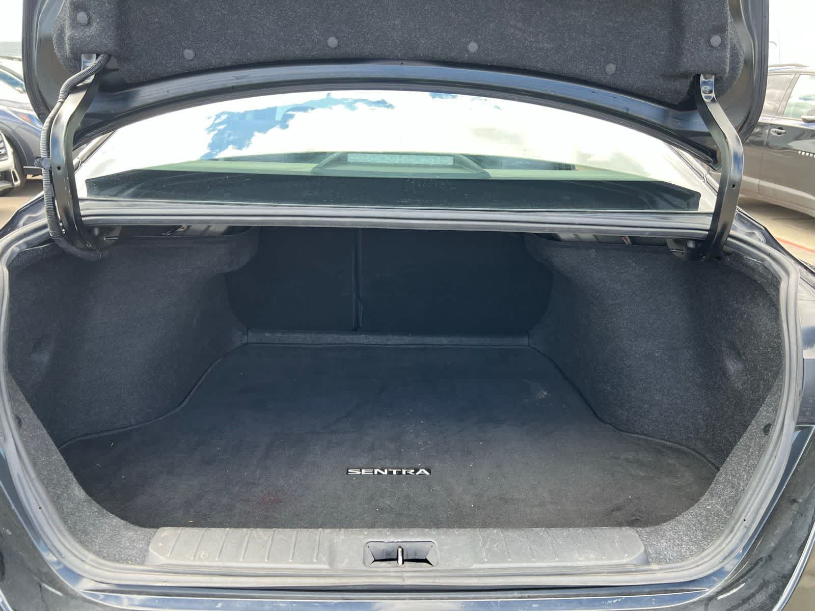 Thumbnail: 2020 Nissan Sentra - 8