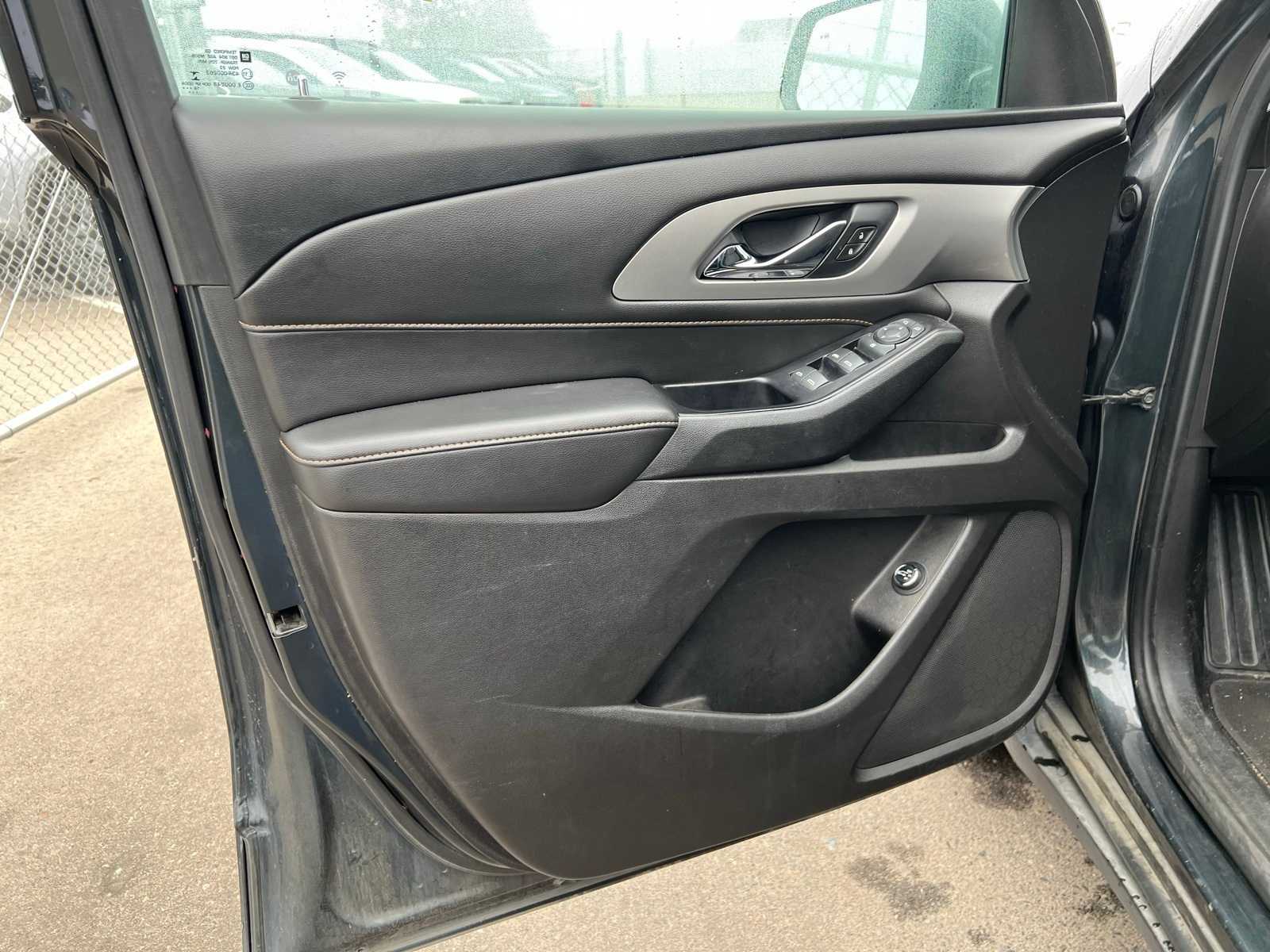 Thumbnail: 2019 Chevrolet Traverse - 16