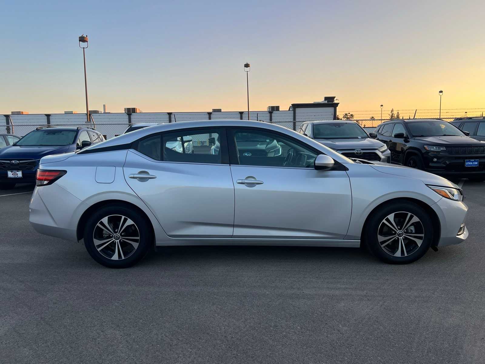 Thumbnail: 2022 Nissan Sentra - 10