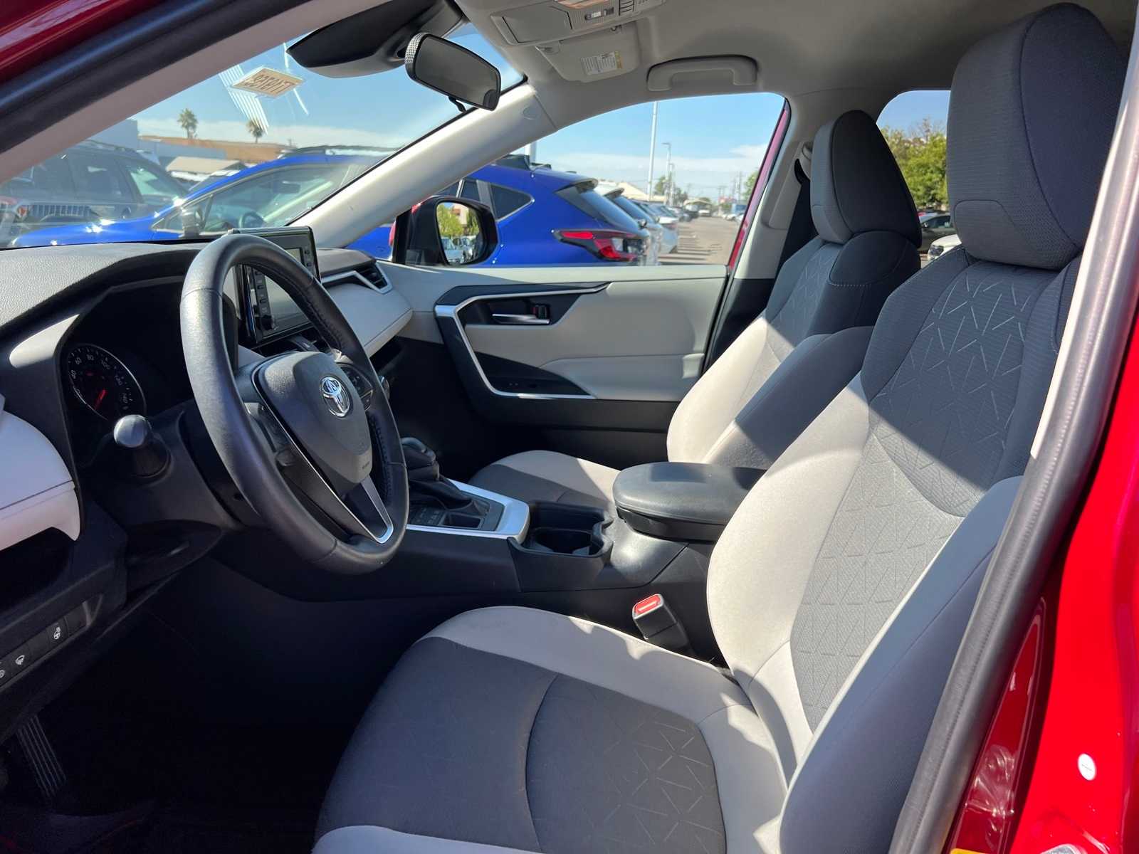 Thumbnail: 2021 Toyota RAV4 - 14