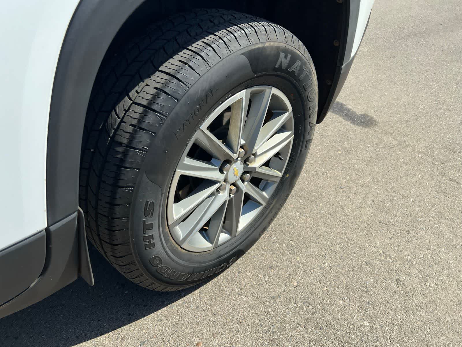 Thumbnail: 2023 Chevrolet Traverse - 16