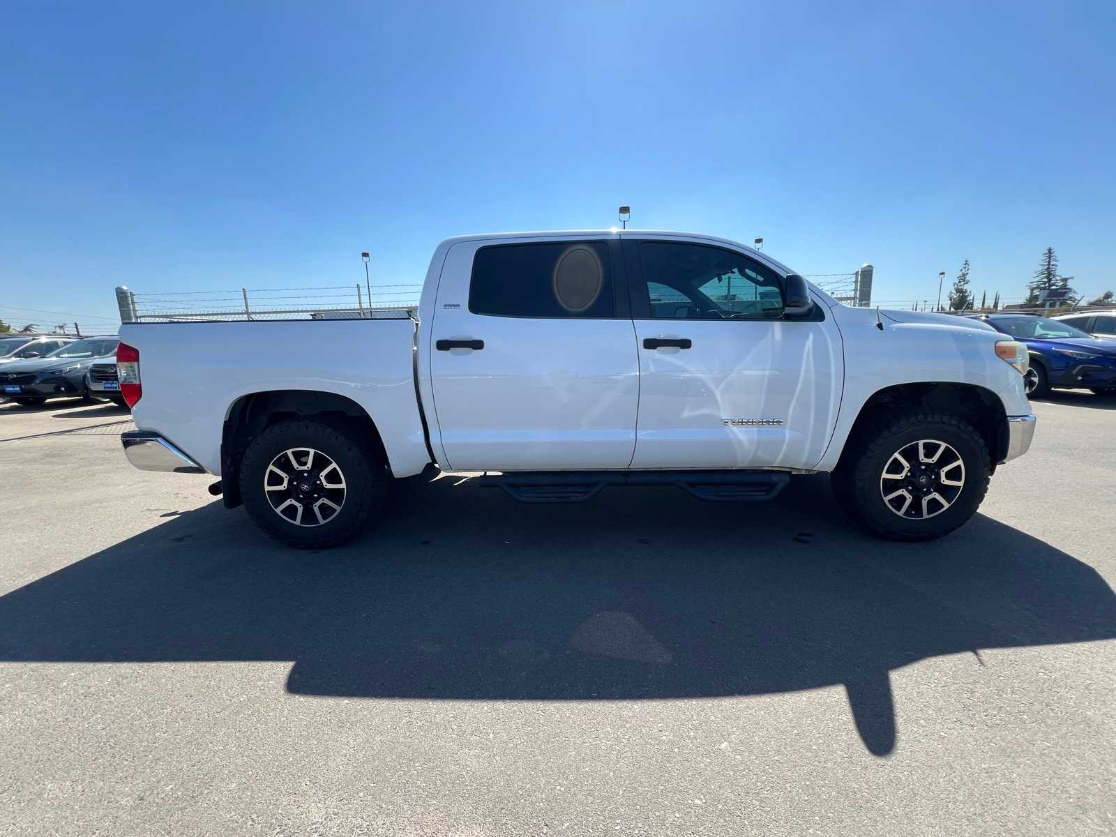 Thumbnail: 2015 Toyota Tundra - 9
