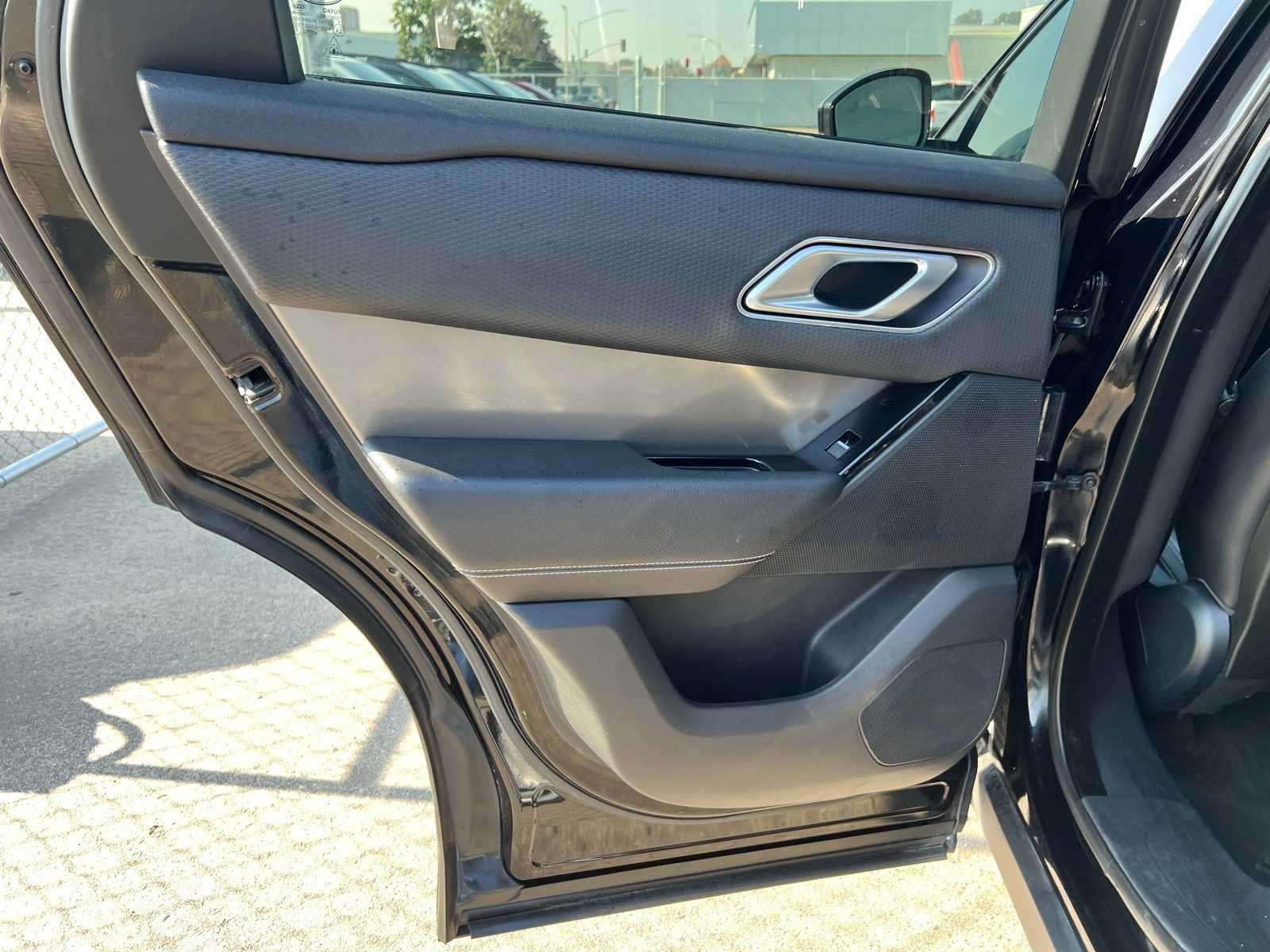 Thumbnail: 2020 Land Rover Range Rover Velar - 20