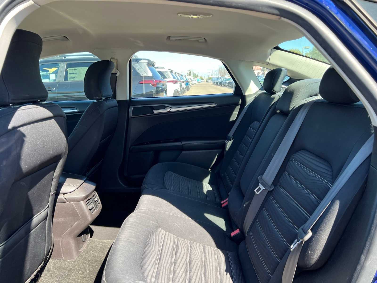 Thumbnail: 2016 Ford Fusion - 19