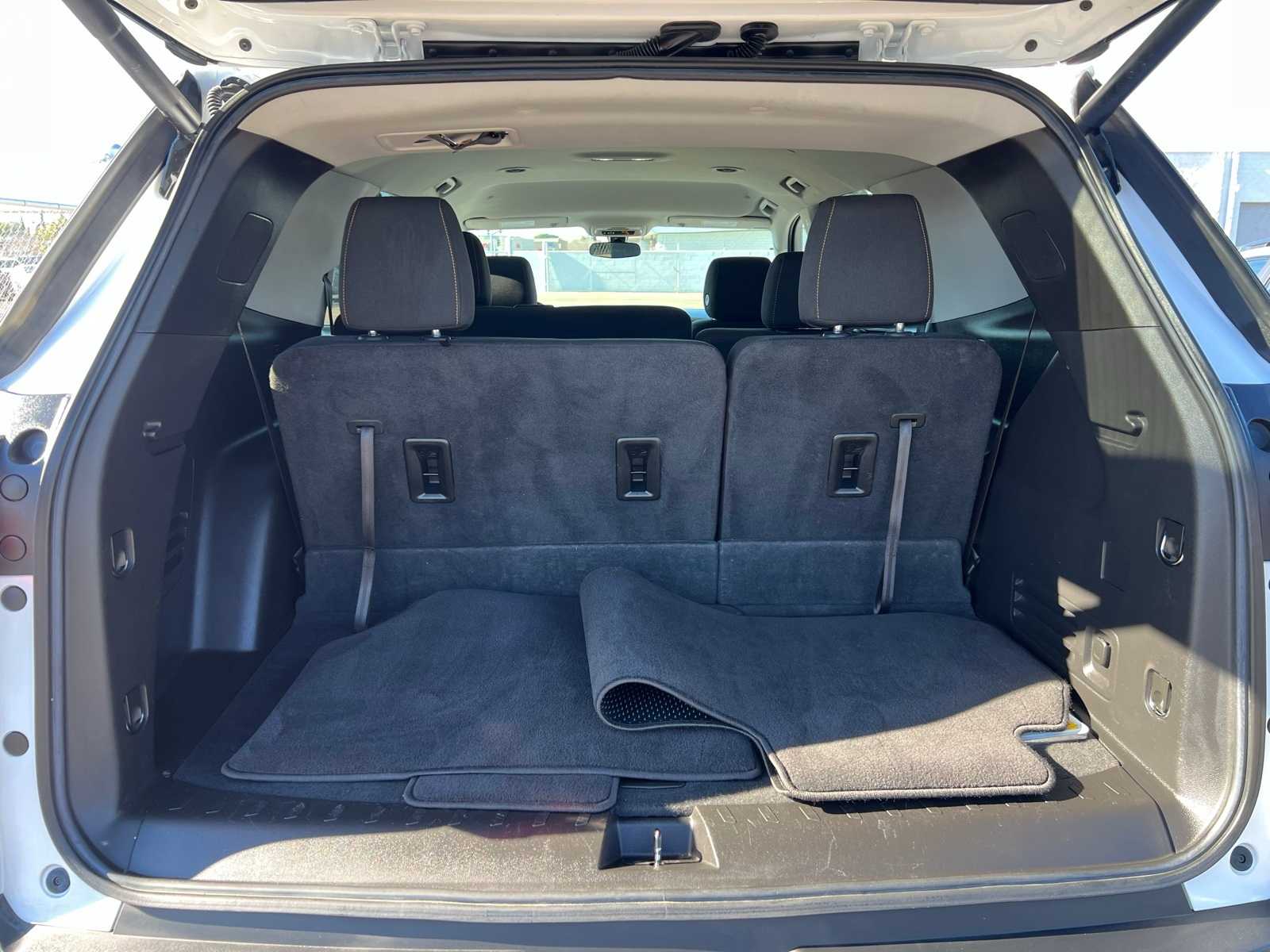 Thumbnail: 2021 Chevrolet Traverse - 8