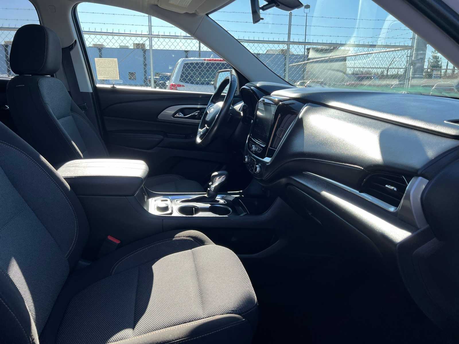 Thumbnail: 2021 Chevrolet Traverse - 27