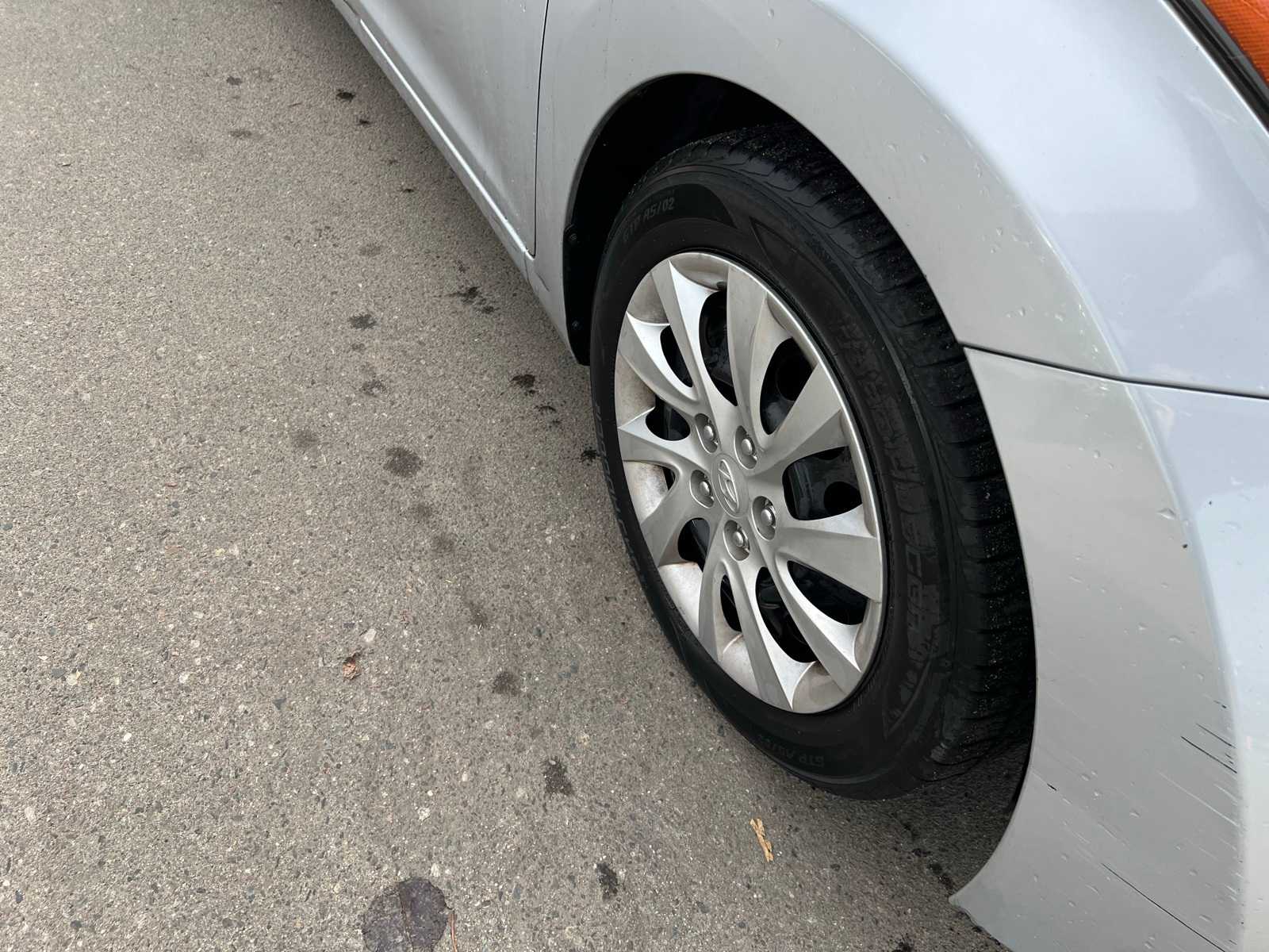 Thumbnail: 2012 Hyundai Elantra - 24