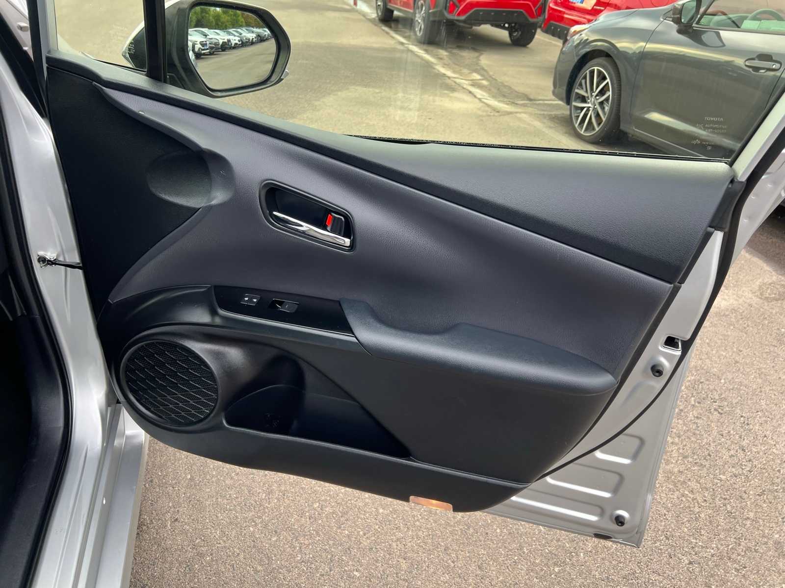 Thumbnail: 2020 Toyota Prius - 28