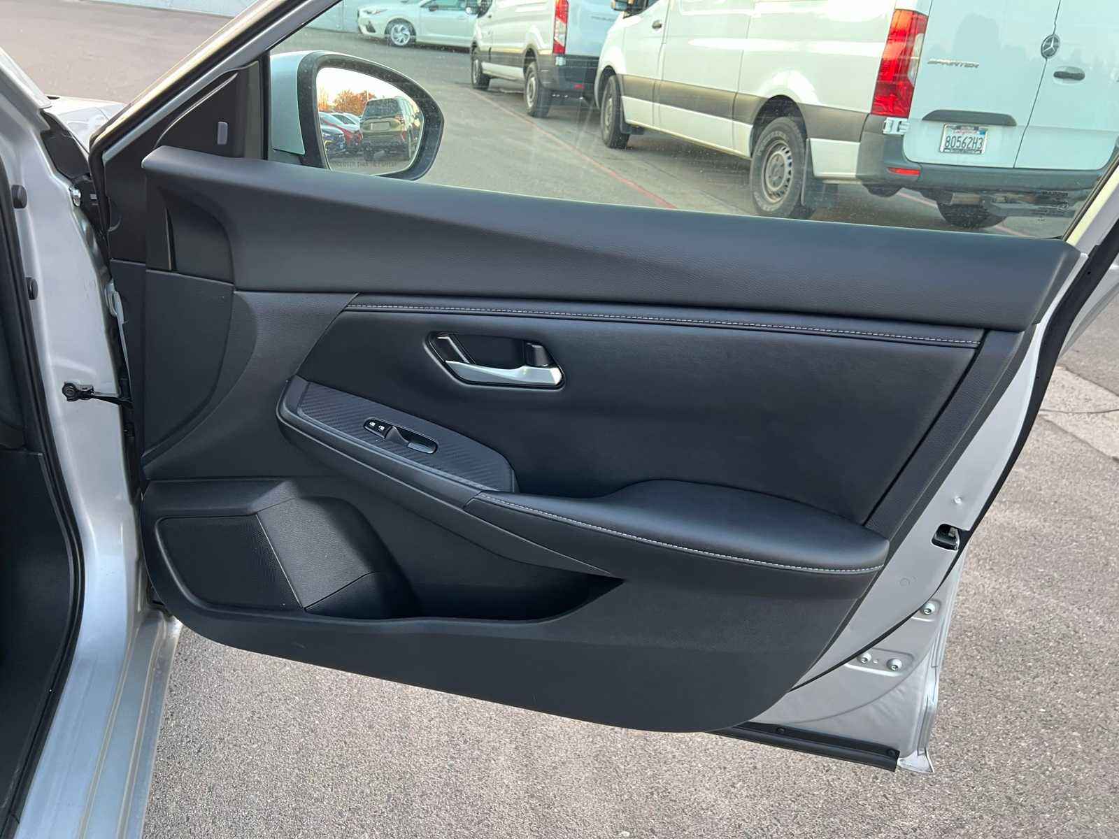 Thumbnail: 2022 Nissan Sentra - 28