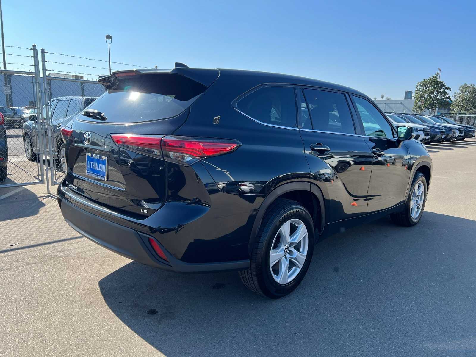 Thumbnail: 2023 Toyota Highlander - 9