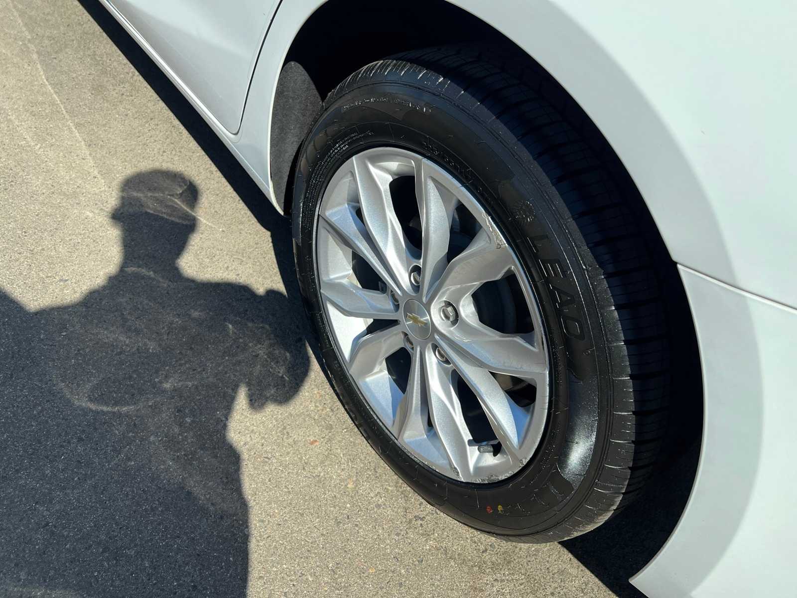 Thumbnail: 2019 Chevrolet Malibu - 16