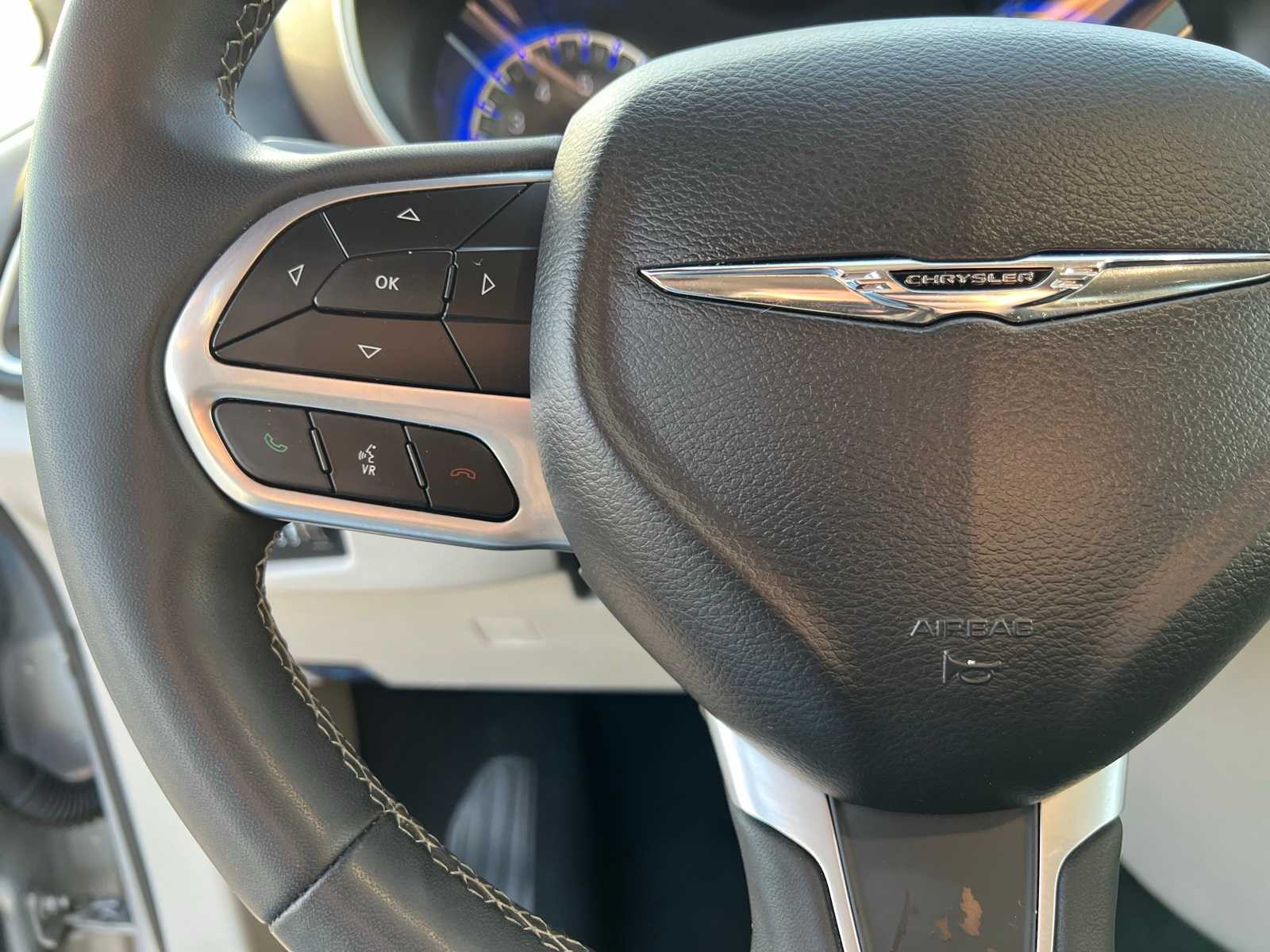 Thumbnail: 2023 Chrysler Voyager - 34