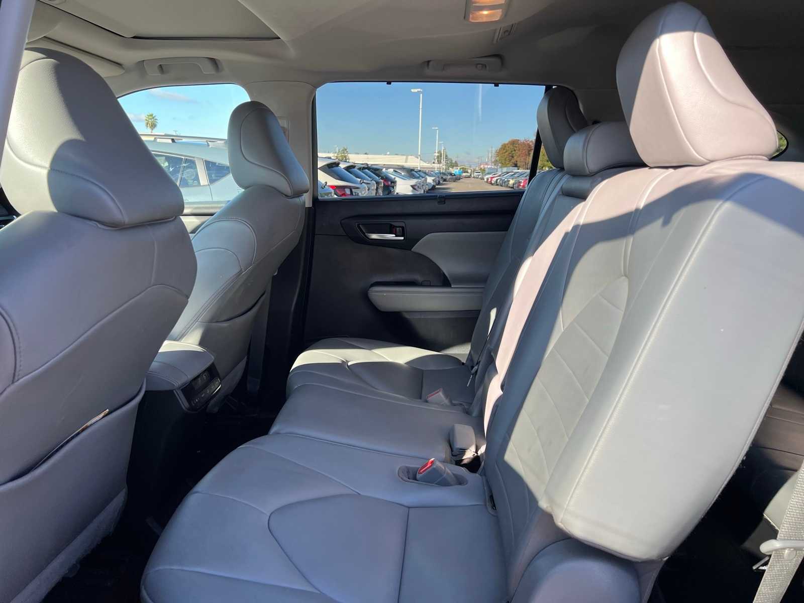 Thumbnail: 2021 Toyota Highlander - 19