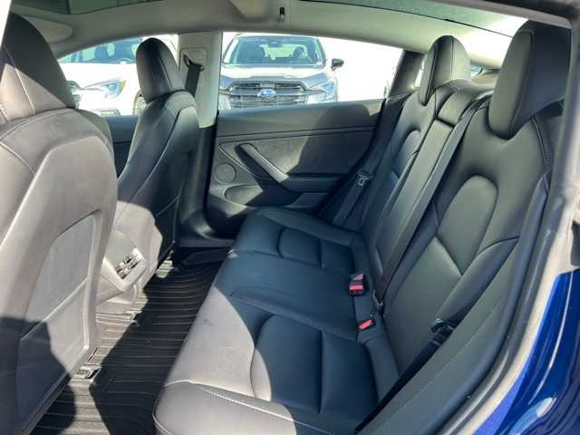 Thumbnail: 2022 Tesla Model 3 - 17