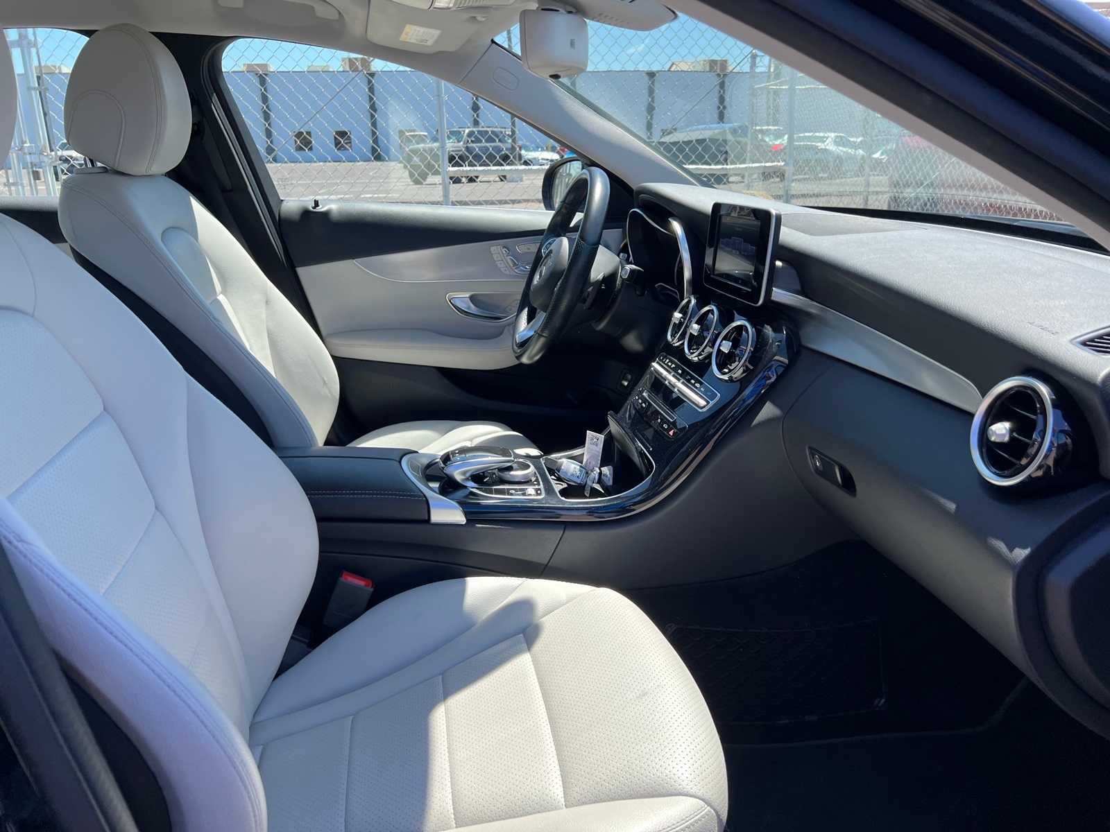 Thumbnail: 2016 Mercedes-Benz C-Class - 25