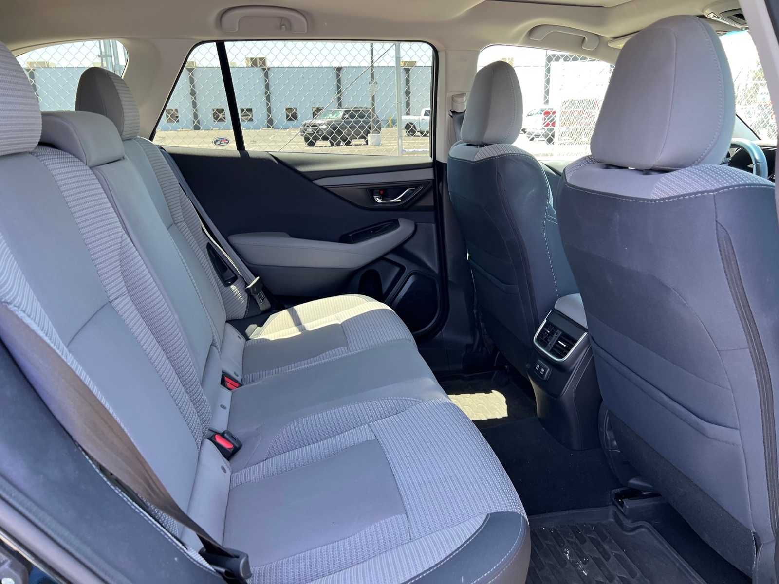 2022 Subaru Outback Premium 23
