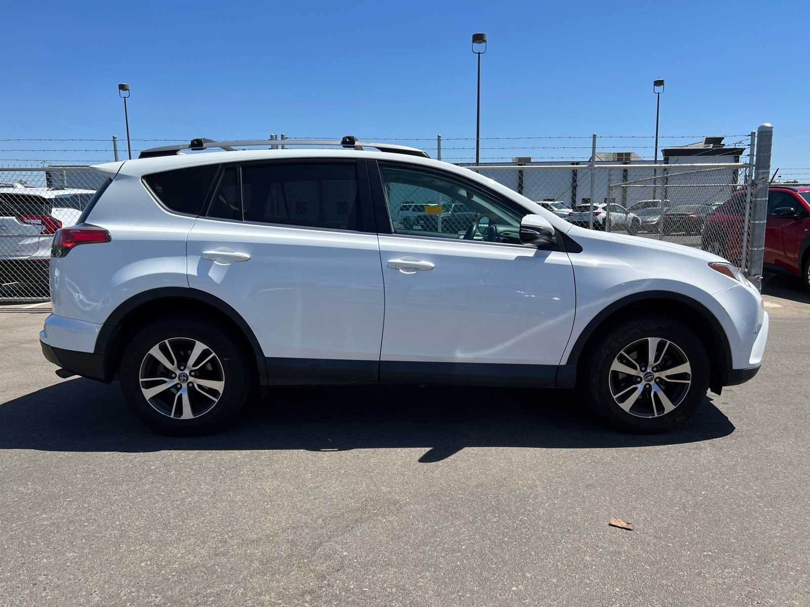 Thumbnail: 2017 Toyota RAV4 - 10