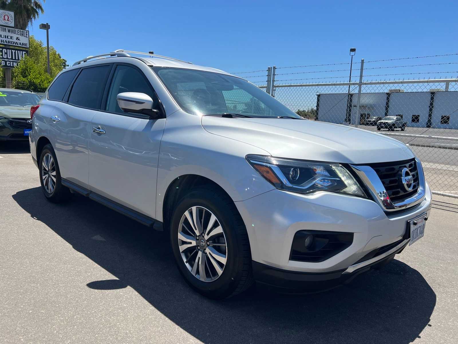 Thumbnail: 2019 Nissan Pathfinder - 11