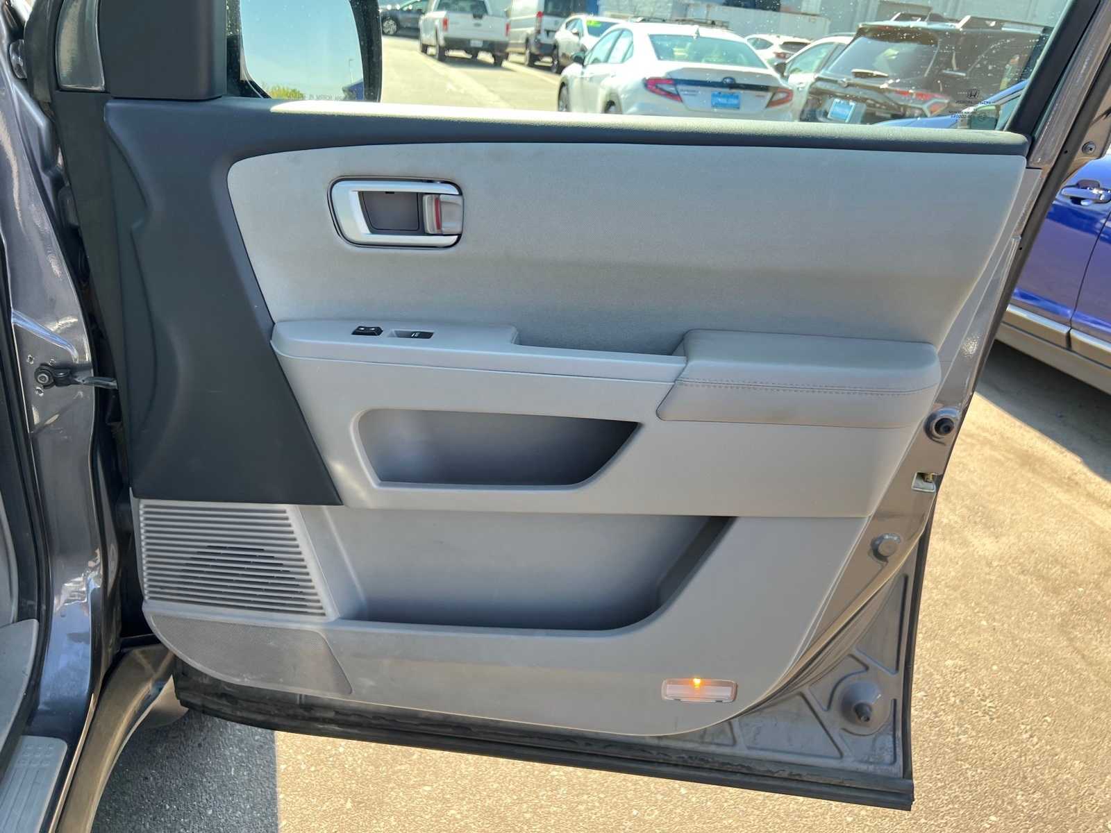 Thumbnail: 2014 Honda Pilot - 28