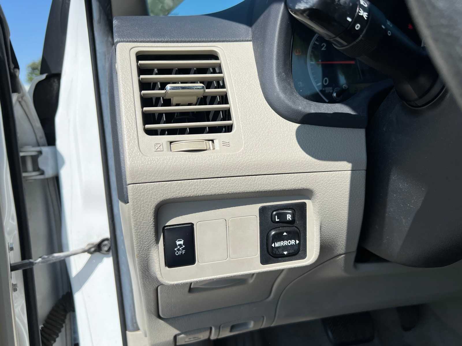 Thumbnail: 2011 Toyota Corolla - 29